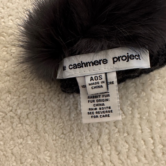 Black Fingerless Gloves with Fur Trim - Picture 2 of 3